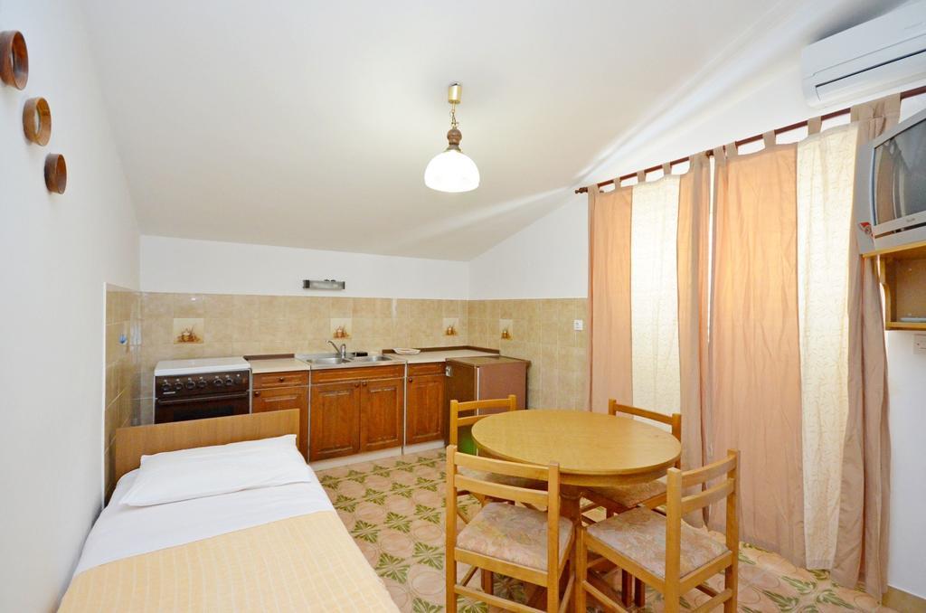 Apartments Vila Punta Jadrtovac Eksteriør billede